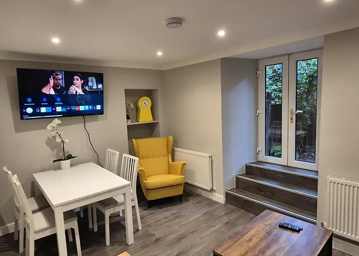 First - Seagate House Luxury Apartment